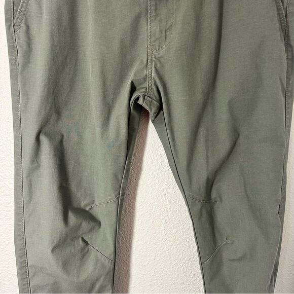 Signature Levi Strauss & Co Green Straight Leg Pants with Black Belt Size 36 - Picture 3 of 14